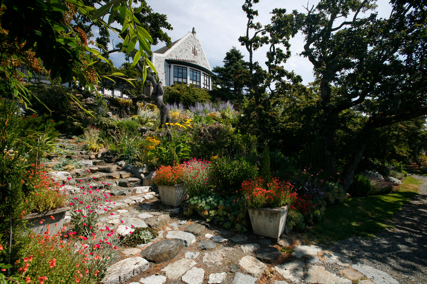 Victoria’s Garden Lover’s Private Tour - Olynpix Tours & Transportation