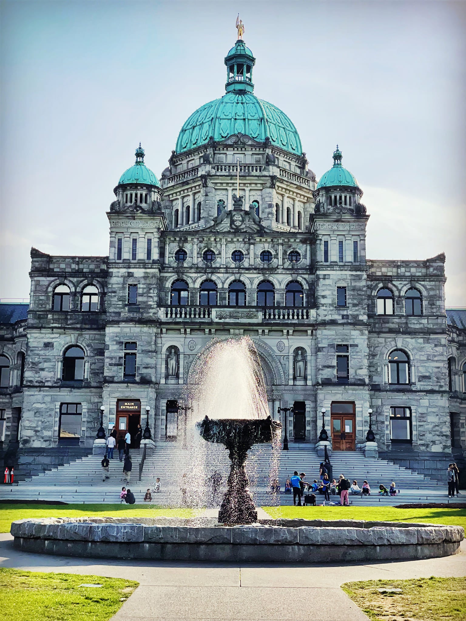 Victoria’s City Highlights & Butchart Gardens Private Tour - Olynpix Tours & Transportation